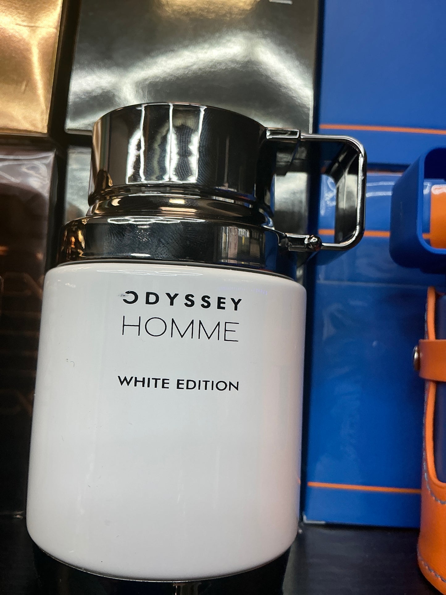 Odyssey homme white edition